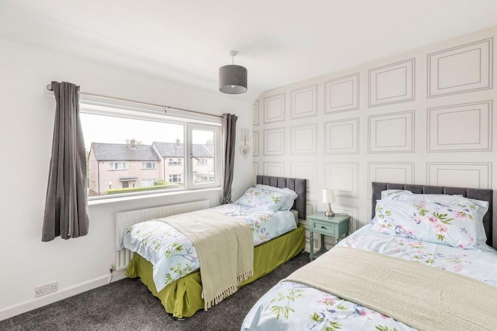 Entire Charming 5-Bed House In Darwen Blackburn Bb1 Free Parking Roadside Rishton Kültér fotó