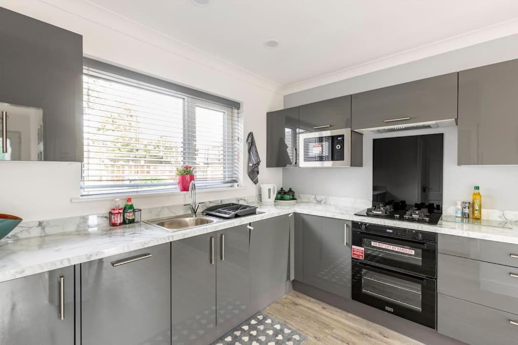 Entire Charming 5-Bed House In Darwen Blackburn Bb1 Free Parking Roadside Rishton Kültér fotó