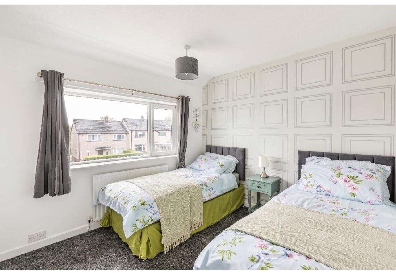 Entire Charming 5-Bed House In Darwen Blackburn Bb1 Free Parking Roadside Rishton Kültér fotó