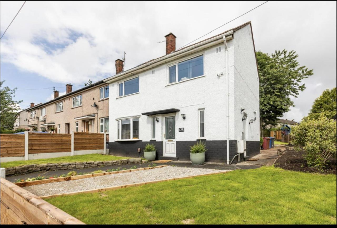 Entire Charming 5-Bed House In Darwen Blackburn Bb1 Free Parking Roadside Rishton Kültér fotó