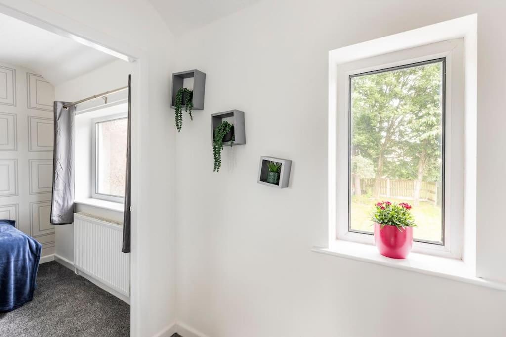 Entire Charming 5-Bed House In Darwen Blackburn Bb1 Free Parking Roadside Rishton Kültér fotó