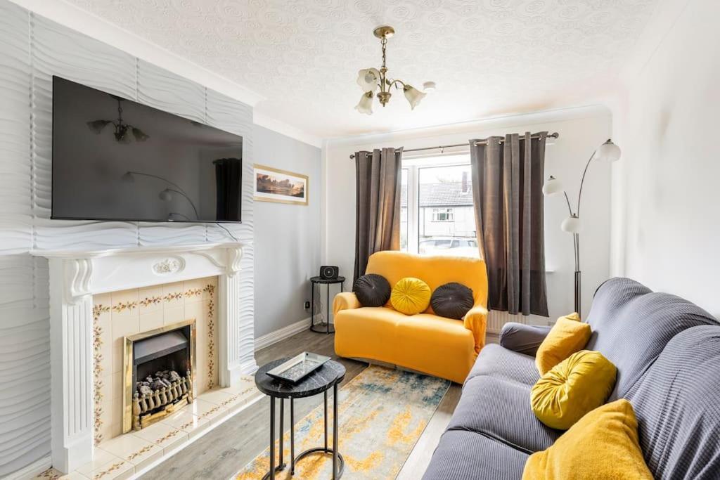 Entire Charming 5-Bed House In Darwen Blackburn Bb1 Free Parking Roadside Rishton Kültér fotó